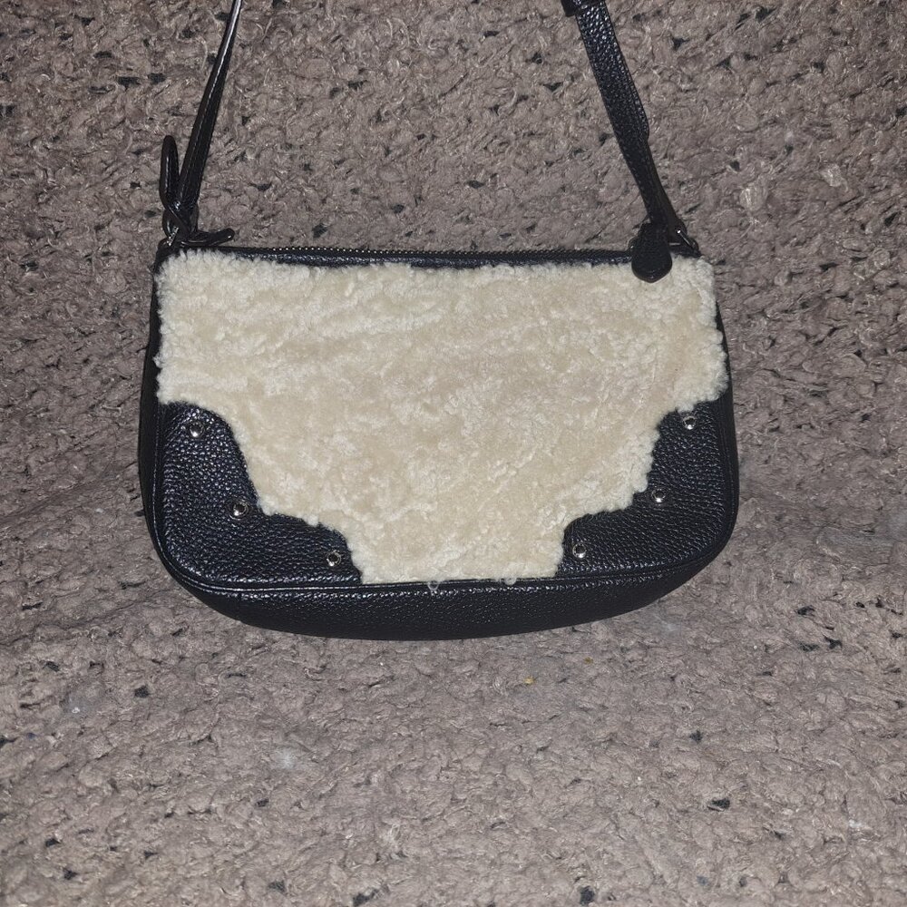 COACH-Rhyder-Shearling Black Leather-36490-Crossbody-Bag Charm-Near Mint - Picture 4 of 8
